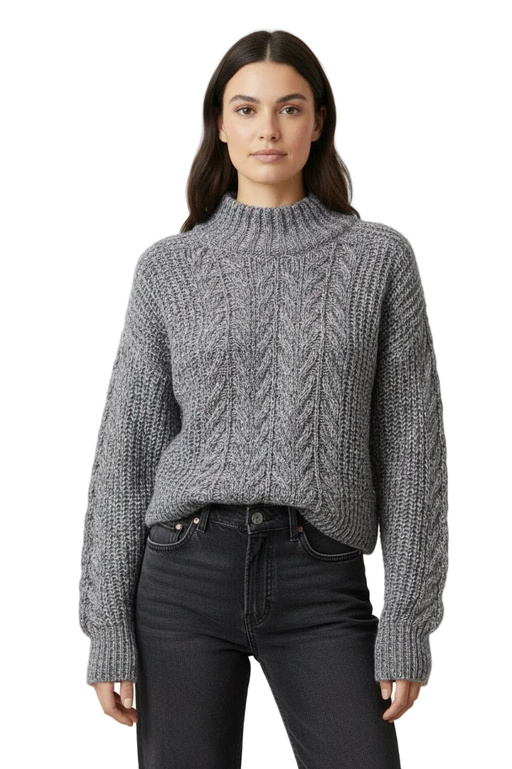 DETAILED COLLAR CABLE KNIT