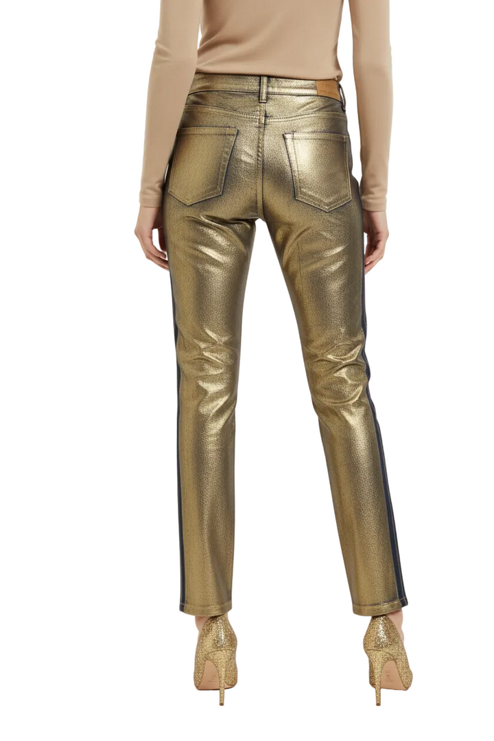 DETAILED JEANS BY RUNWAY SECRETS