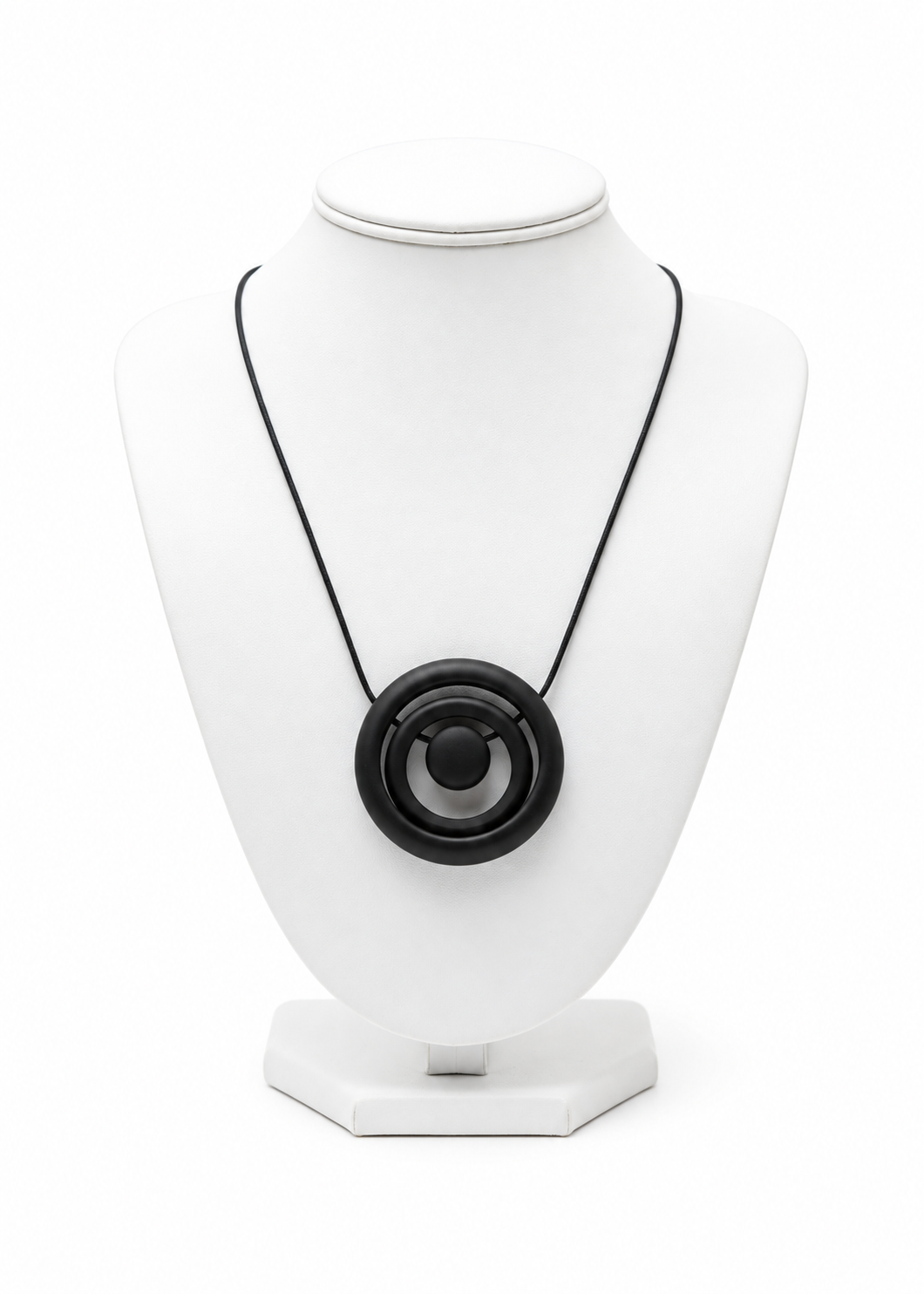 Black resin necklace | GEENA BY BEL-EVE