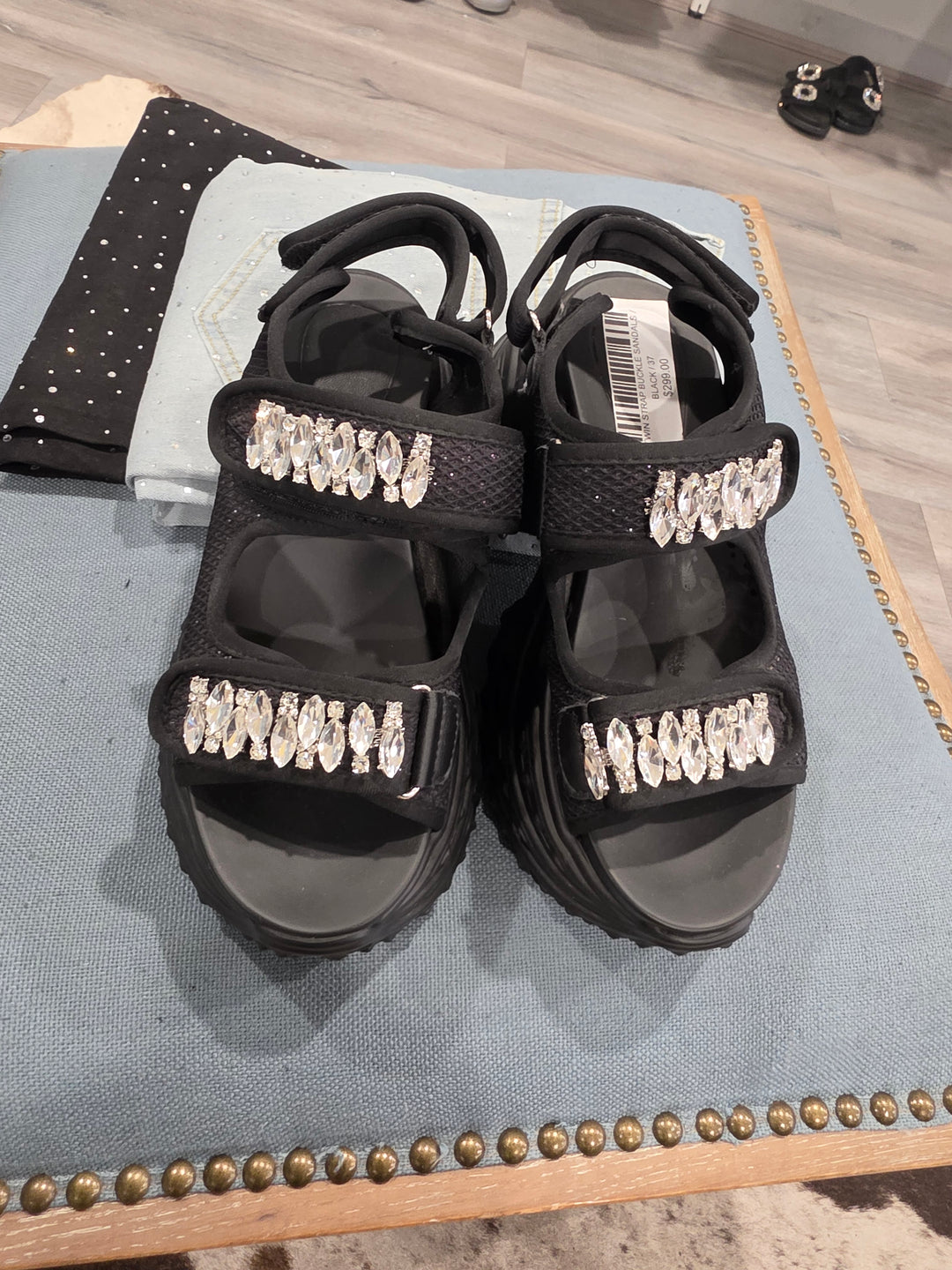 TWIN STRAP BUCKLE SANDLS