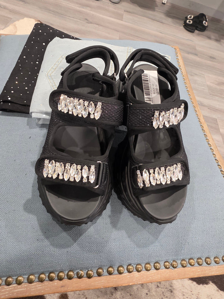 TWIN STRAP BUCKLE SANDLS