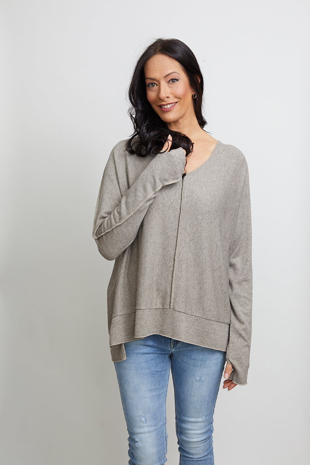 TRACEY V NECK TOP